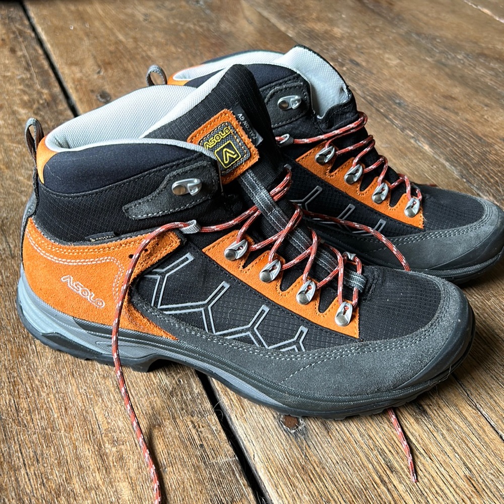 Vibram Asolo Falcon GV hiking shoes - never worn. Men’s 9 goretex lined